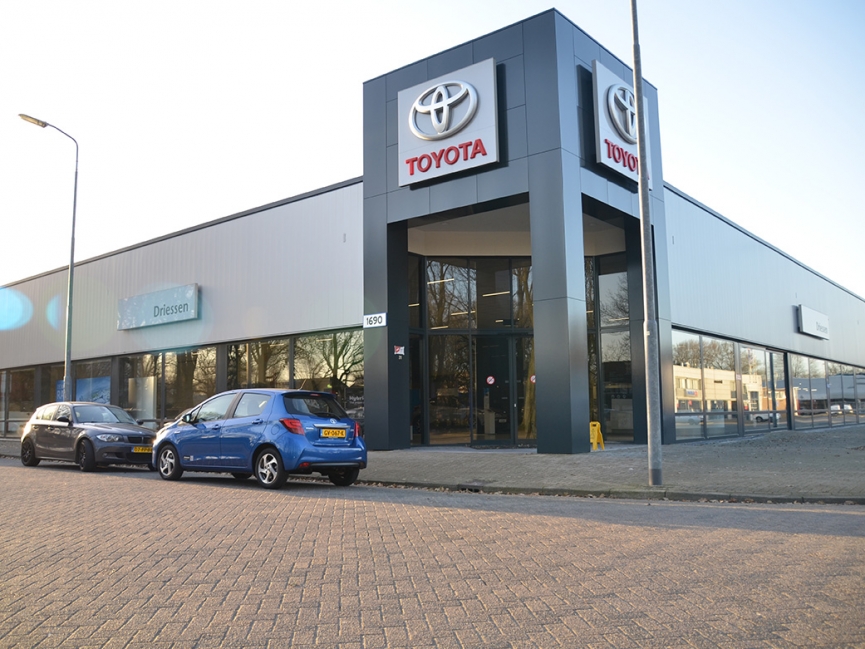 Toyota Eindhoven, Verbouwing bestaande showroom