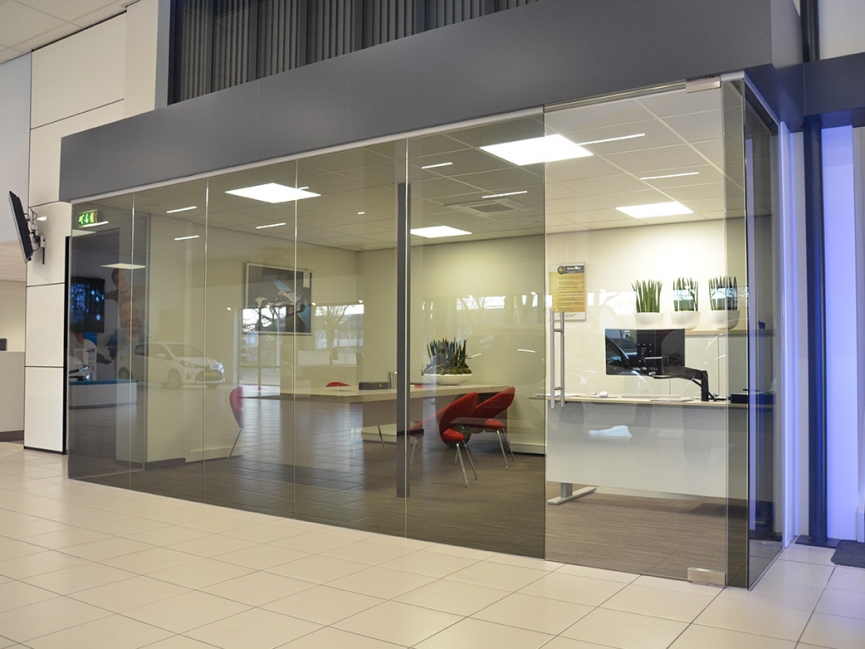 Toyota Eindhoven, Verbouwing bestaande showroom