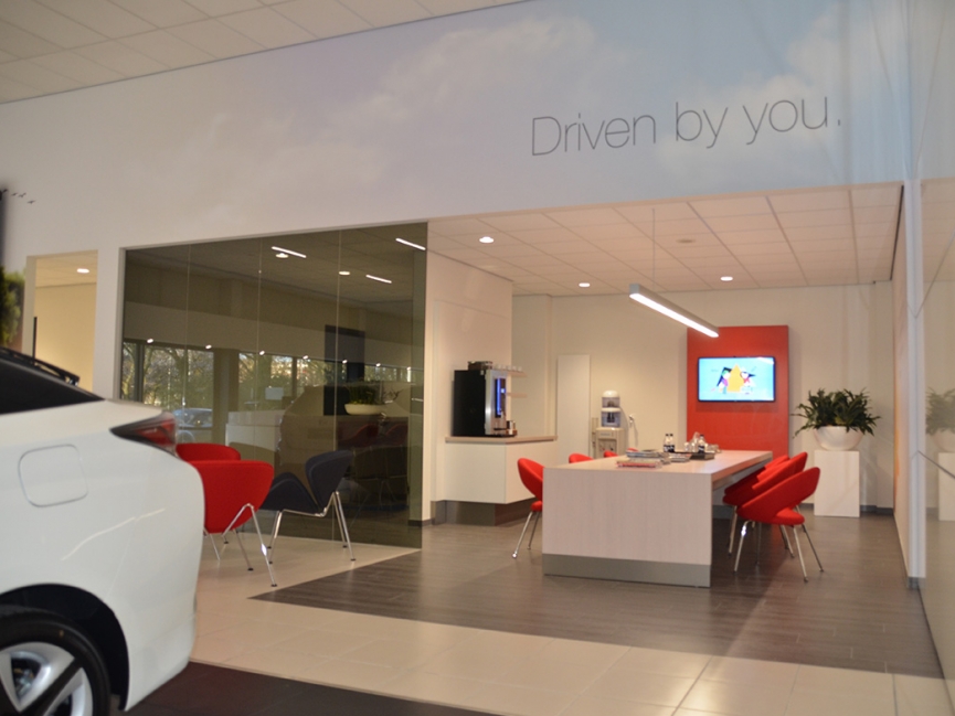 Toyota Eindhoven, Verbouwing bestaande showroom